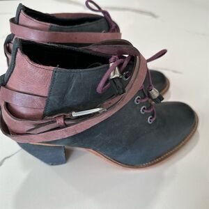 J Shoes Women's Sz 7.5 Leather Ankle Boots‎ Lace-Up Block Heel